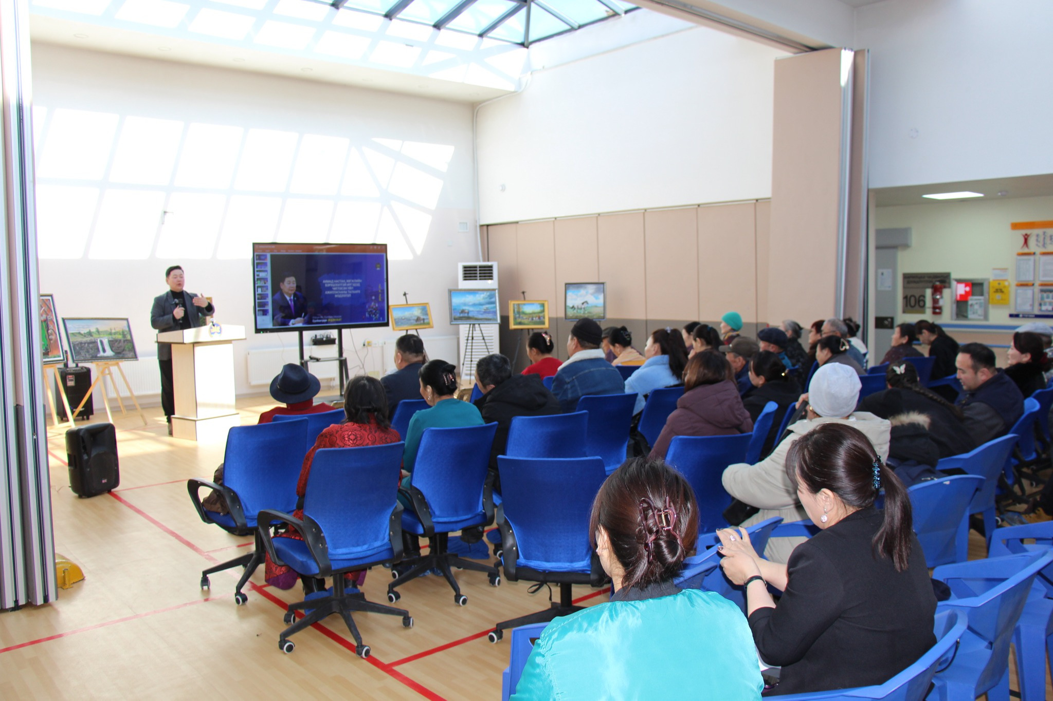 Ахмадын тэтгэврийн зээлийн хүүг бууруулах асуудлыг хөндөв